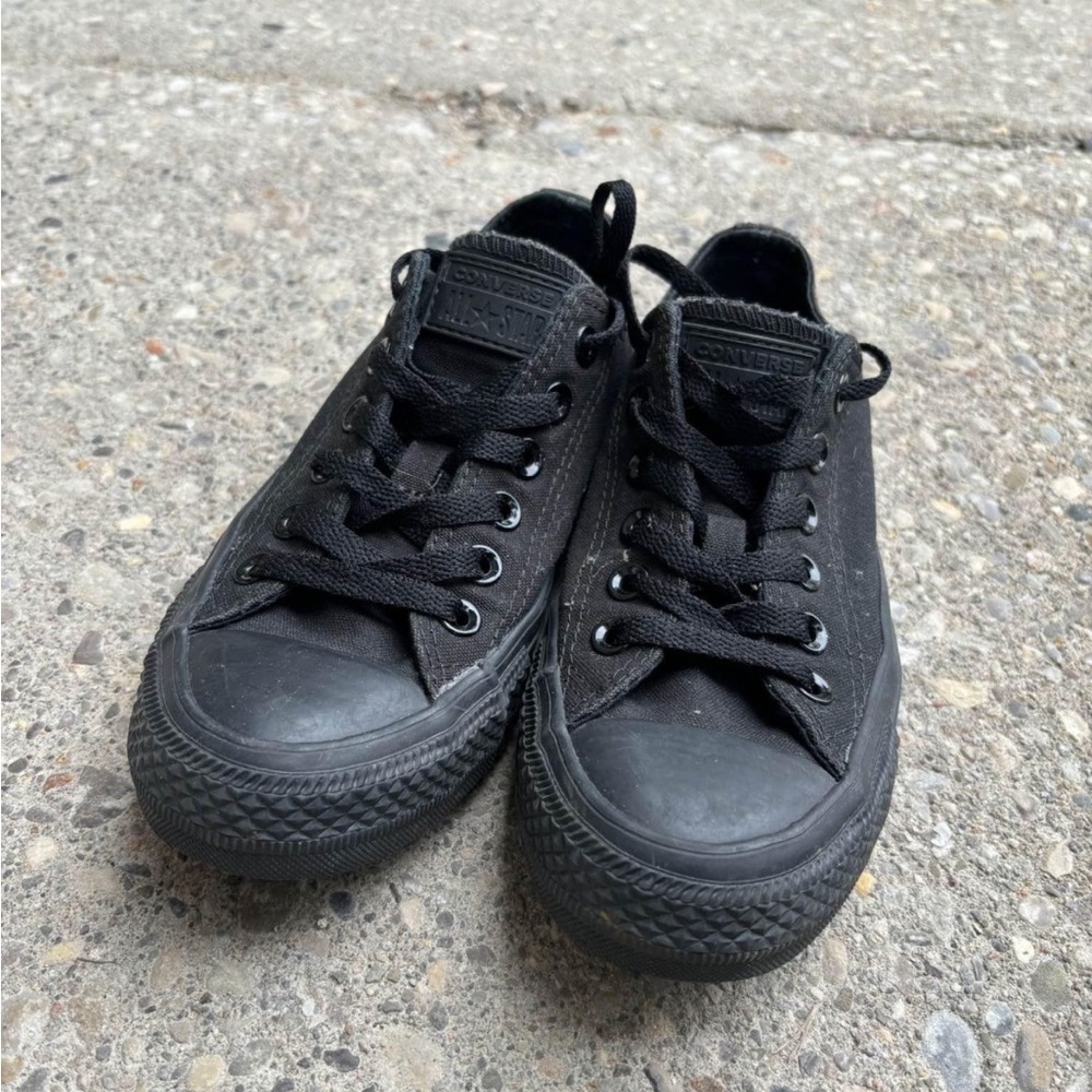Black converse